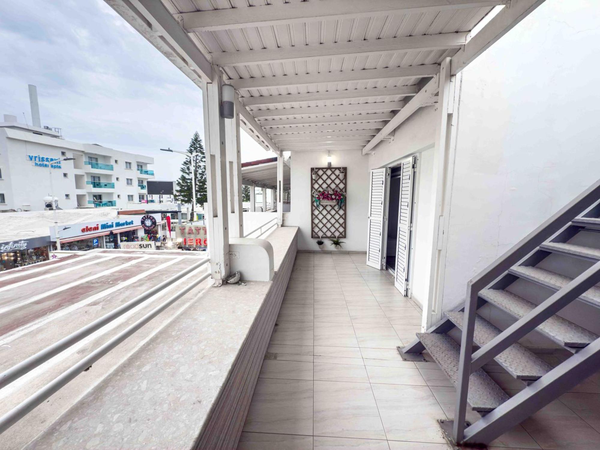 Sofia's Seaview Апартаменты *